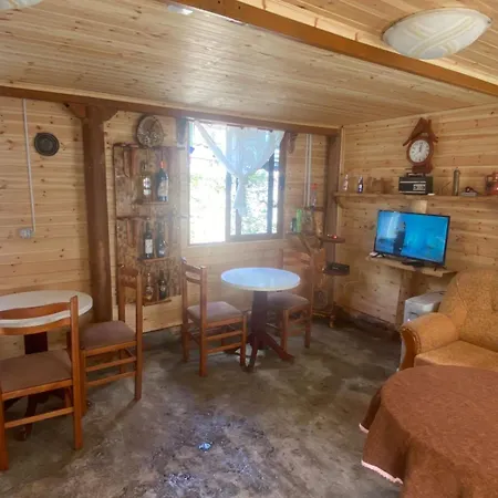 Bujtina Diti Chalet Tropoje